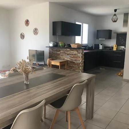 Patio F3 Avec Piscine Semesterbostad